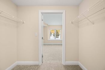 Expansive closets for your wardrobe